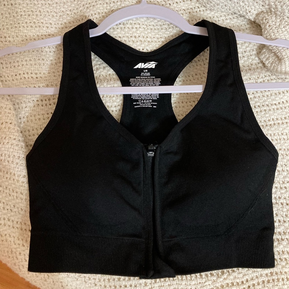 Zipper sports bra